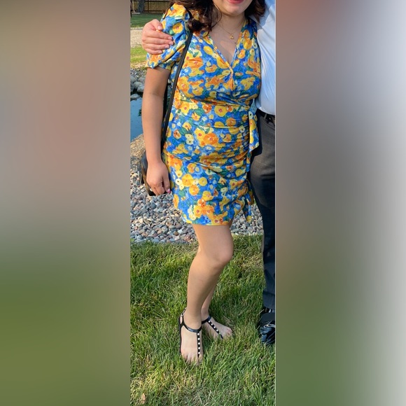 Dress - Picture 3 of 3